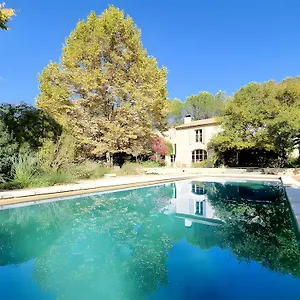 Mas Des Cigales Et Roulotte Villa